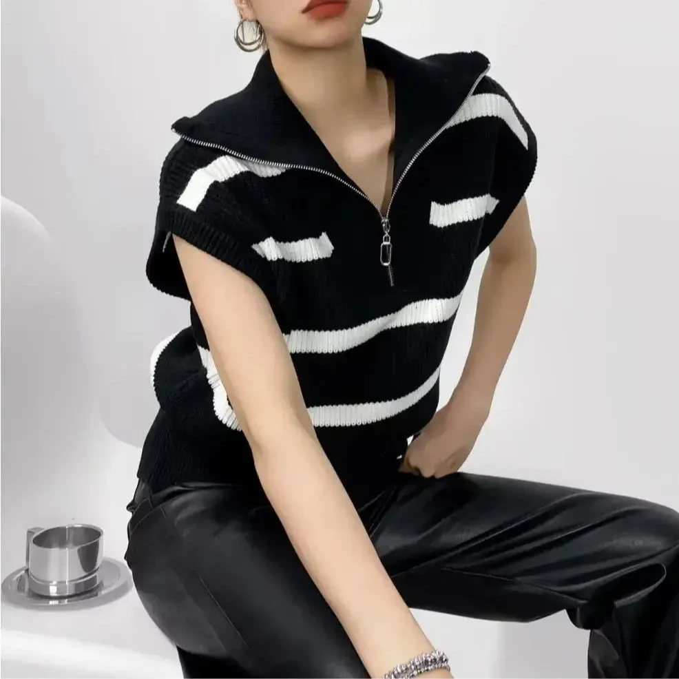 Omena Stripe Zipper Turtleneck Sleeveless Knit Tops