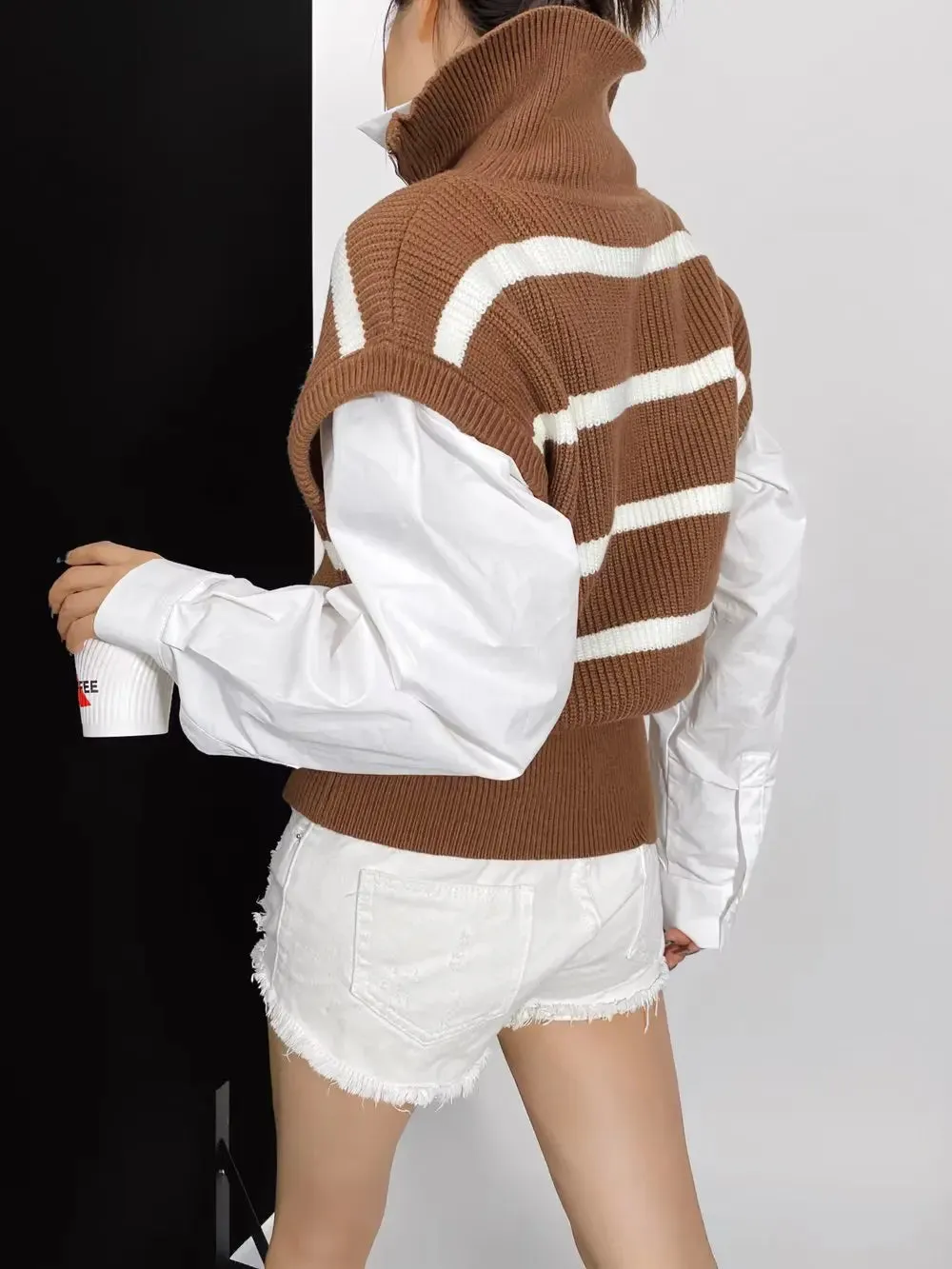 Omena Stripe Zipper Turtleneck Sleeveless Knit Tops